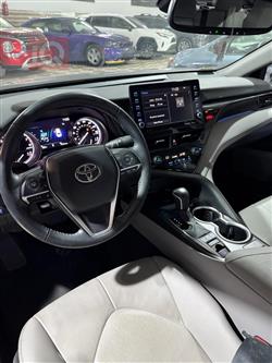 تۆیۆتا کامری